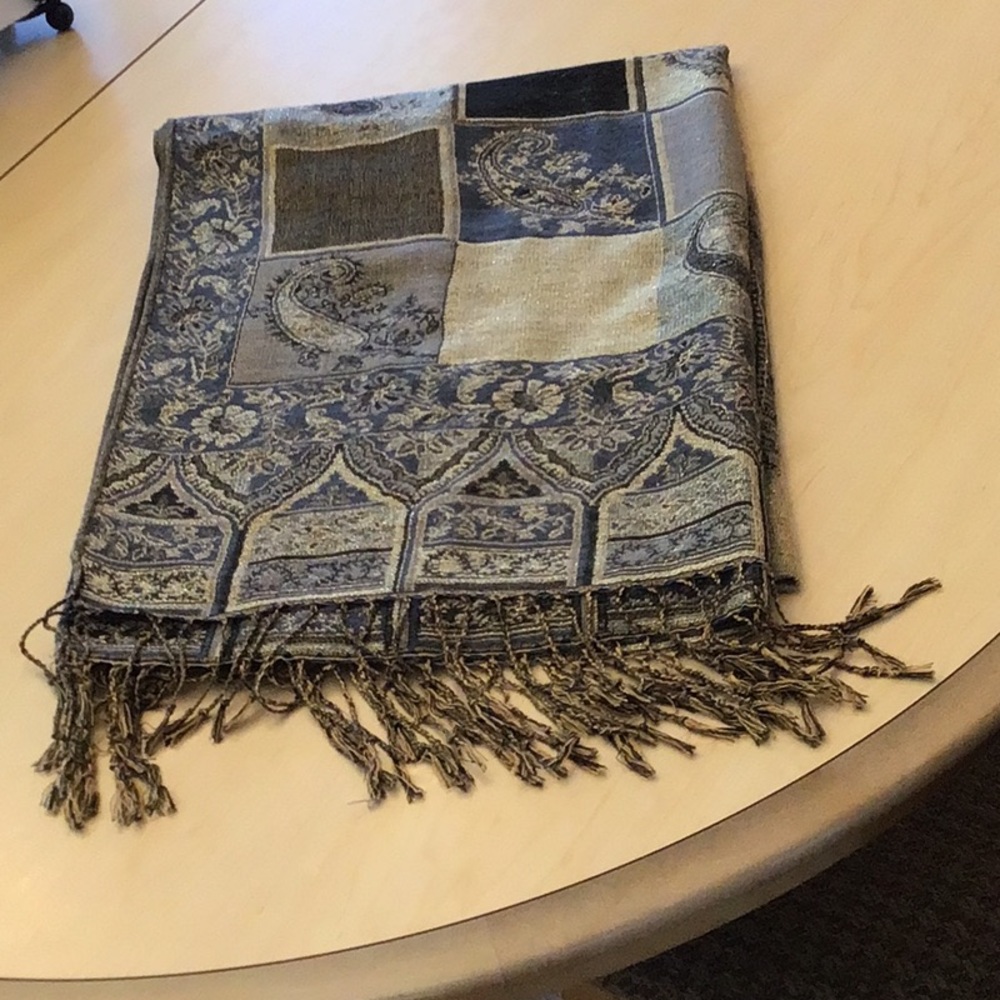 Pashmina Luxe Scarf with Fringe 70% Pashmina 30% Silk